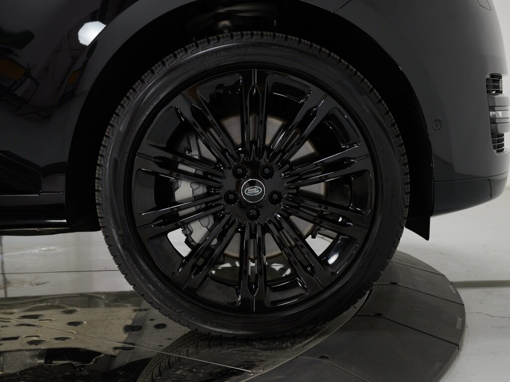 2024 Land Rover Range Rover SE 23 " Style 1075 Gloss Black Wheels   - Photo 34 - Sarasota, FL 34243