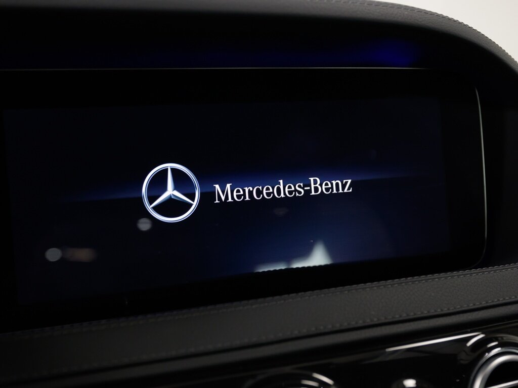 2020 Mercedes-Benz S560 AMG Line Exterior Package Driver Assist   - Photo 54 - Sarasota, FL 34243