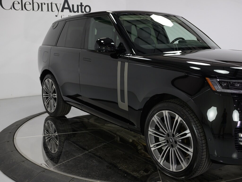 2024 Land Rover Range Rover V8 SE 23 " Style 1075 Wheels   - Photo 13 - Sarasota, FL 34243