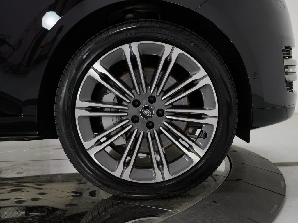 2024 Land Rover Range Rover V8 SE 23 " Style 1075 Wheels   - Photo 34 - Sarasota, FL 34243