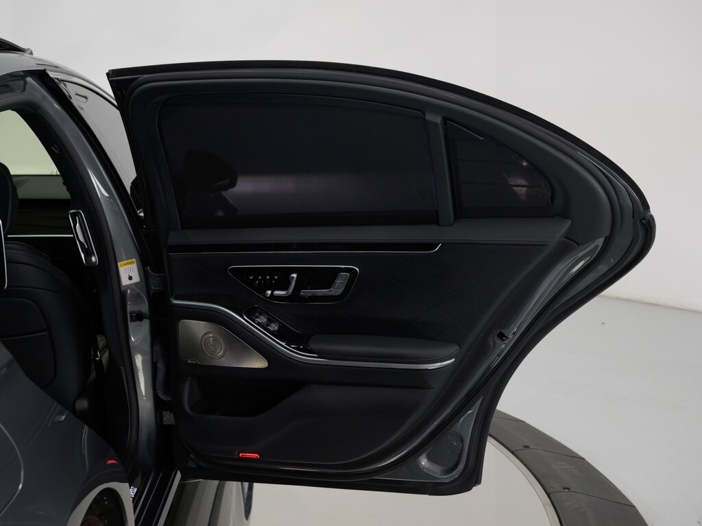 2021 Mercedes-Benz S580 4MATIC Maybach Conversion Exec Rear Seat Pack   - Photo 38 - Sarasota, FL 34243