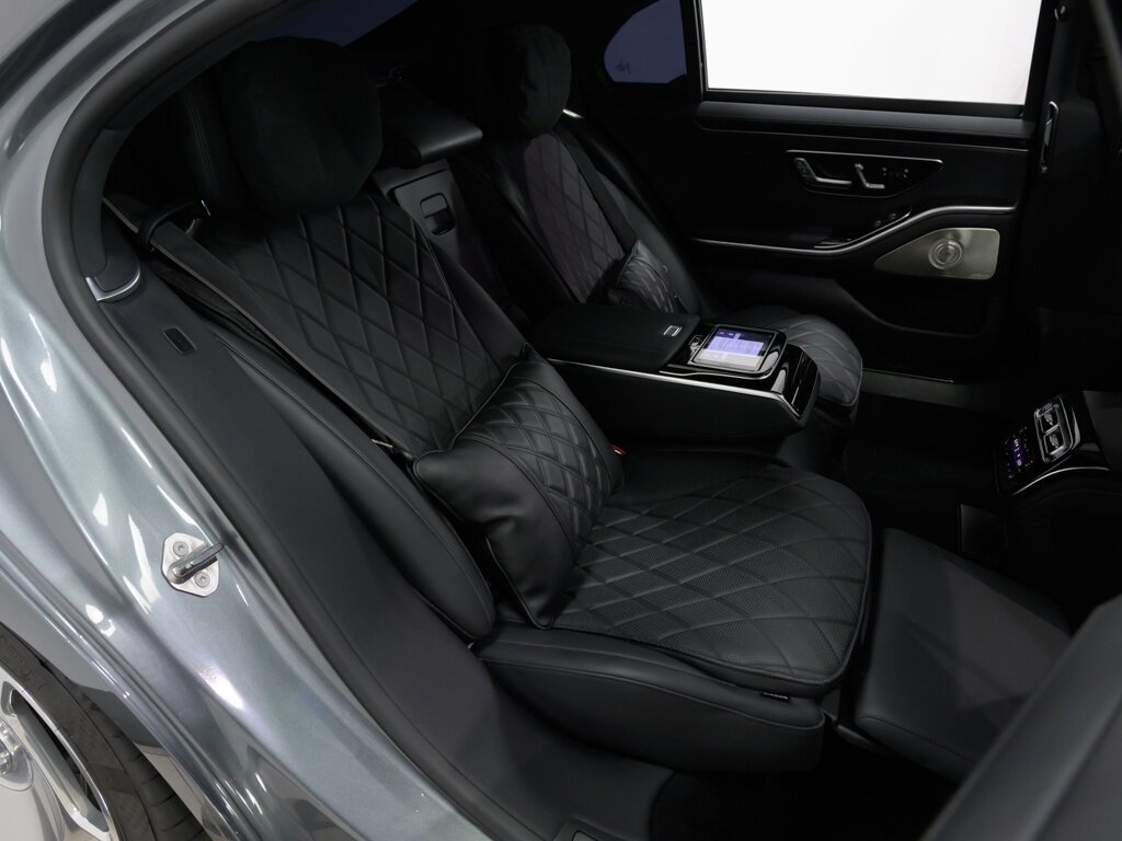 2021 Mercedes-Benz S580 4MATIC Maybach Conversion Exec Rear Seat Pack   - Photo 42 - Sarasota, FL 34243