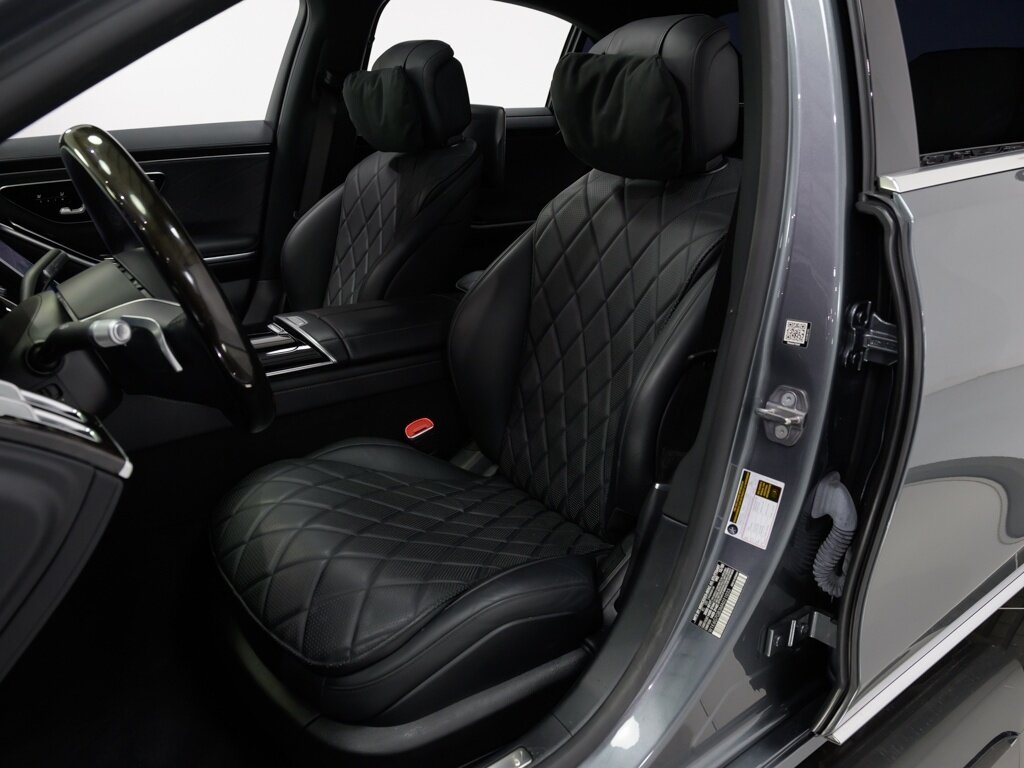 2021 Mercedes-Benz S580 4MATIC Maybach Conversion Exec Rear Seat Pack   - Photo 39 - Sarasota, FL 34243