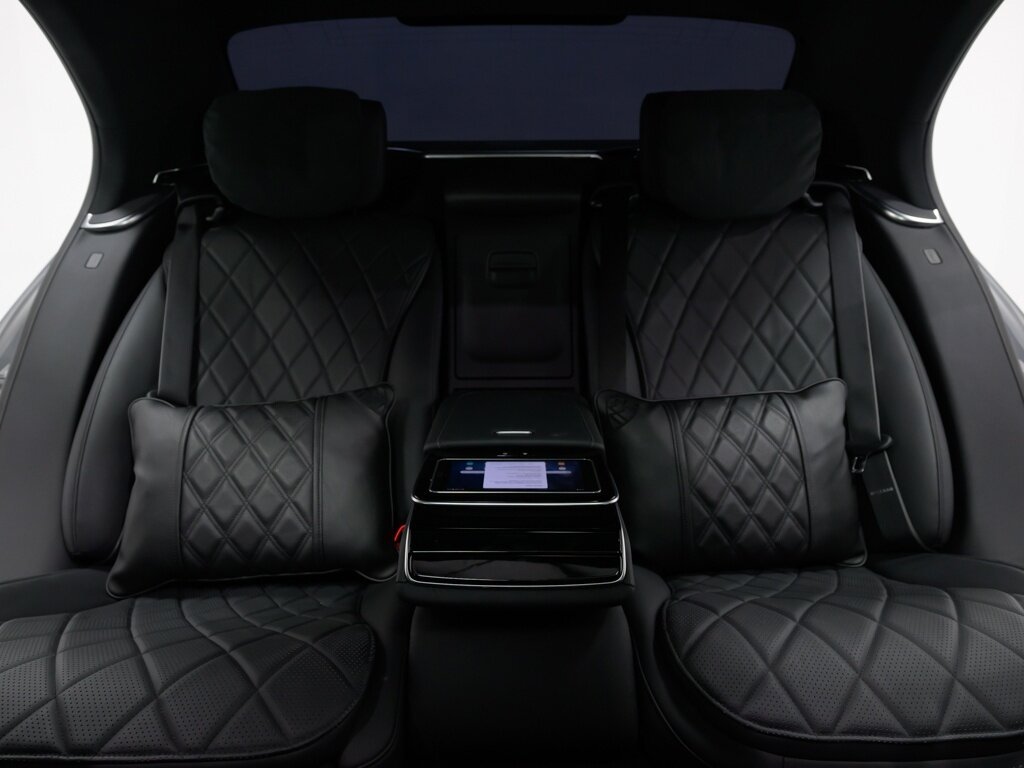 2021 Mercedes-Benz S580 4MATIC Maybach Conversion Exec Rear Seat Pack   - Photo 43 - Sarasota, FL 34243