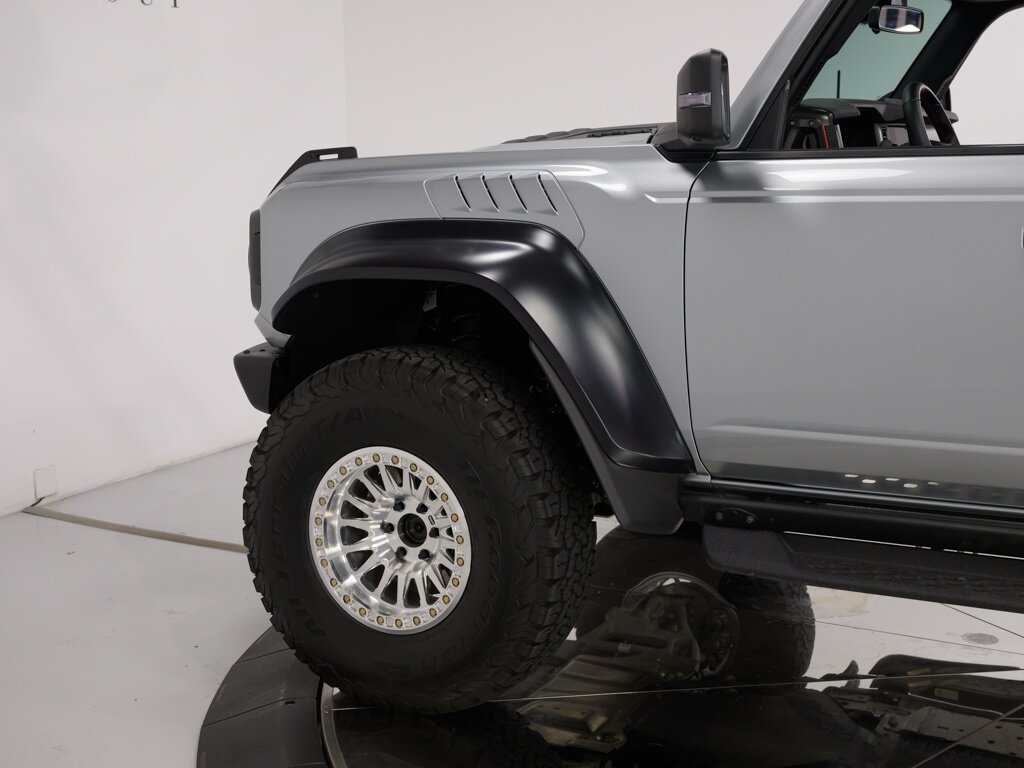 2023 Ford Bronco Raptor Interior Carbon Fiber 17 " KMC wheels   - Photo 36 - Sarasota, FL 34243