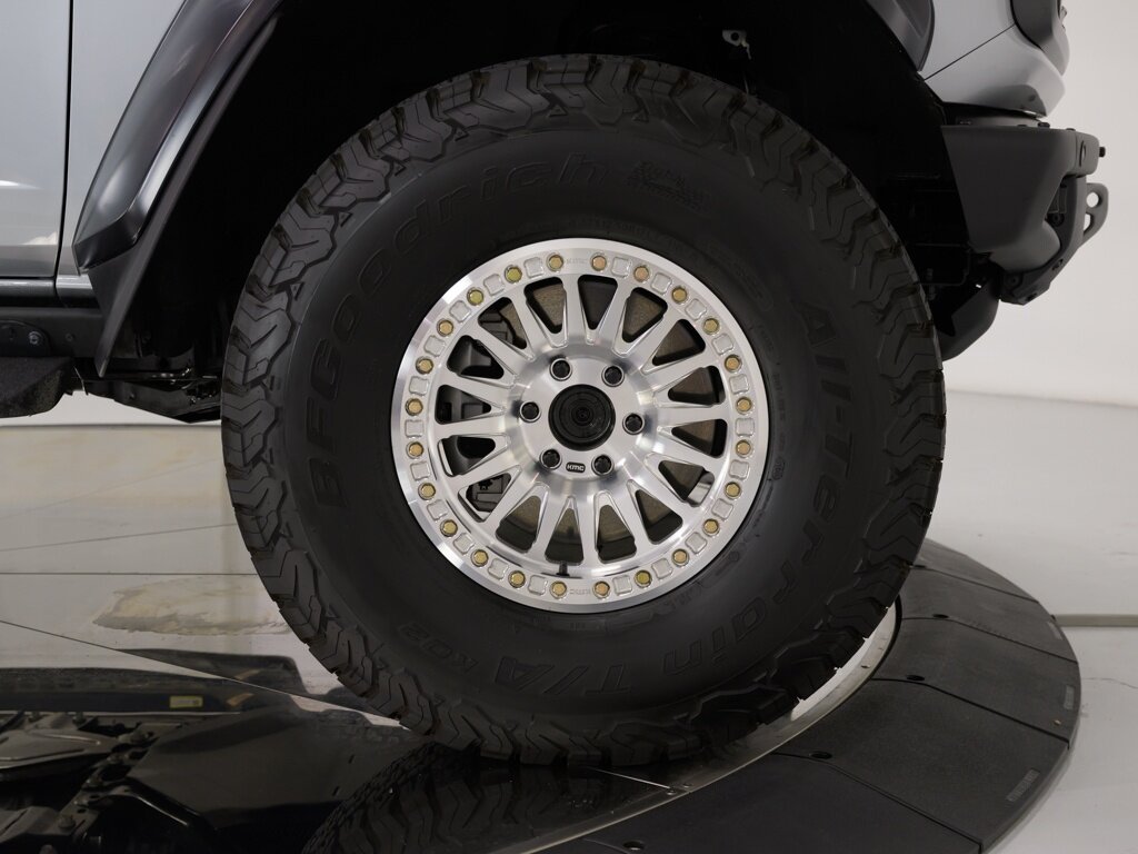 2023 Ford Bronco Raptor Interior Carbon Fiber 17 " KMC wheels   - Photo 43 - Sarasota, FL 34243