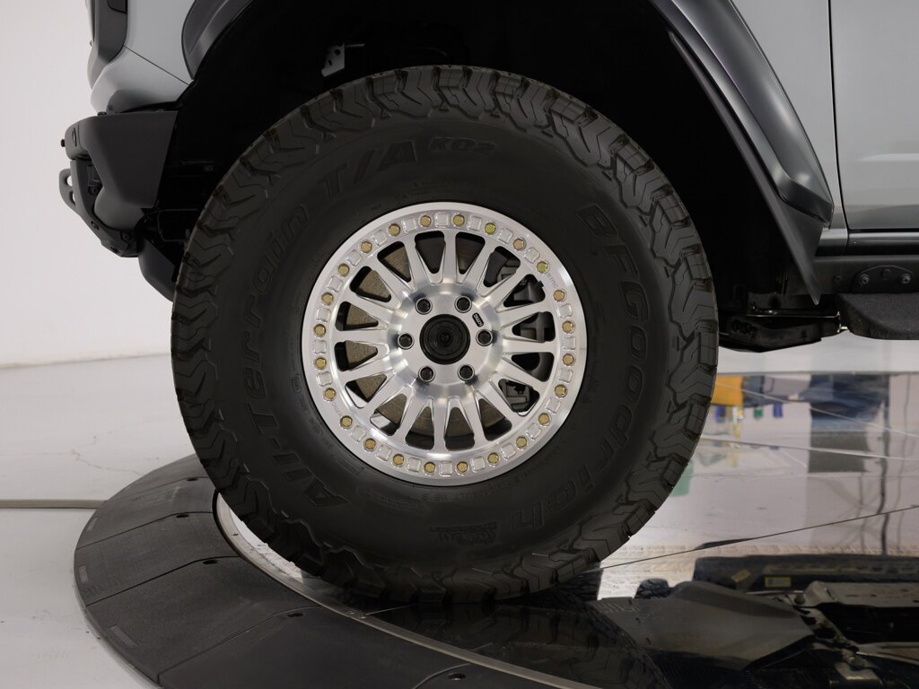 2023 Ford Bronco Raptor Interior Carbon Fiber 17 " KMC wheels   - Photo 41 - Sarasota, FL 34243