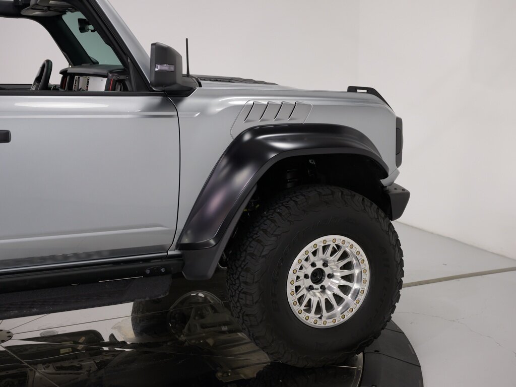 2023 Ford Bronco Raptor Interior Carbon Fiber 17 " KMC wheels   - Photo 35 - Sarasota, FL 34243
