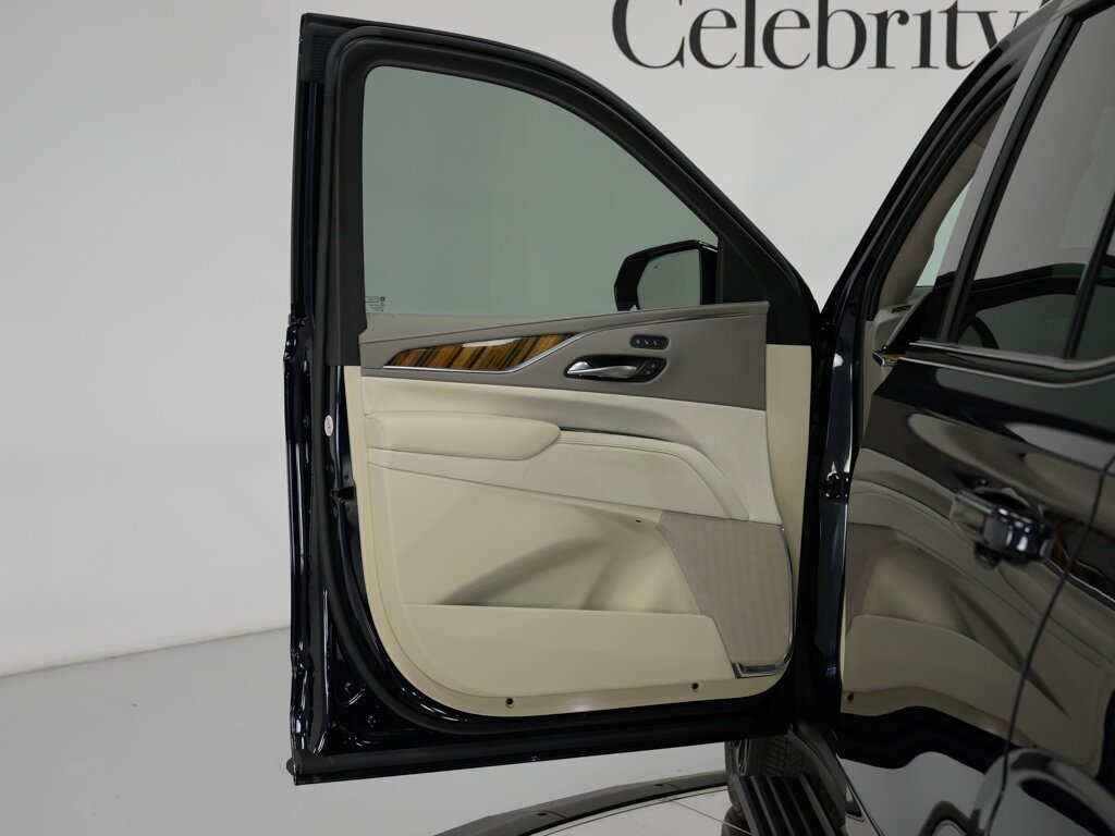 2023 Cadillac Escalade Sport Platinum Onyx Package Night Vision   - Photo 38 - Sarasota, FL 34243