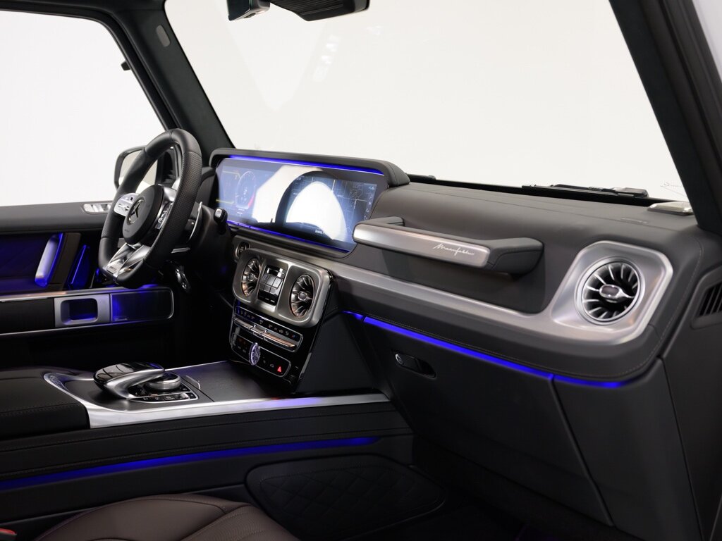 2024 Mercedes-Benz AMG G63 MANUFAKTUR Interior Plus Performance Pack   - Photo 62 - Sarasota, FL 34243