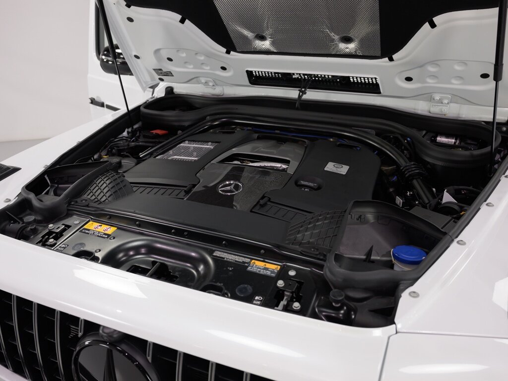 2024 Mercedes-Benz AMG G63 MANUFAKTUR Interior Plus Performance Pack   - Photo 70 - Sarasota, FL 34243