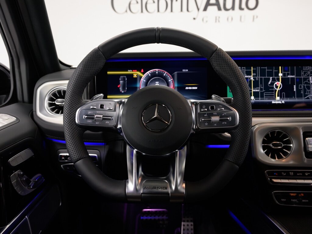 2024 Mercedes-Benz AMG G63 MANUFAKTUR Interior Plus Performance Pack   - Photo 41 - Sarasota, FL 34243