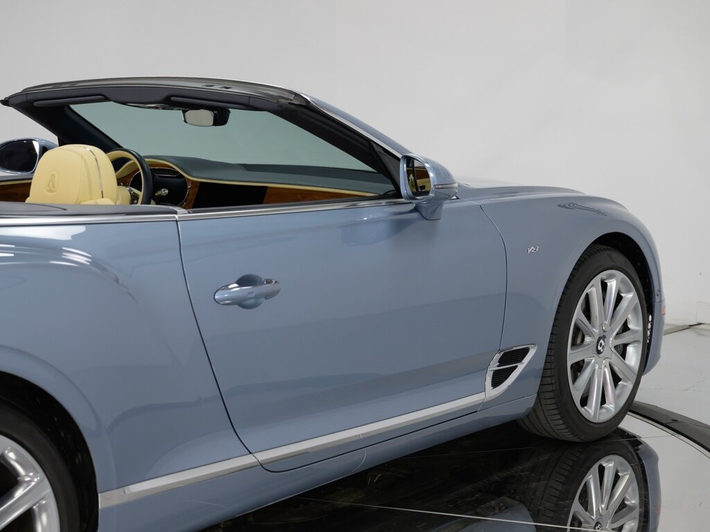 2021 Bentley Continental GTC V8 Touring Specification $265K MSRP   - Photo 35 - Sarasota, FL 34243