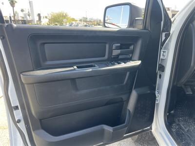 2022 RAM 2500 Utility Truck  Crew Cab 4X4 - Photo 13 - La Puente, CA 91744