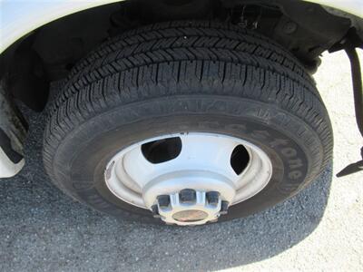 2021 GMC Savana 3500 Box Truck  16 Ft - Photo 32 - La Puente, CA 91744