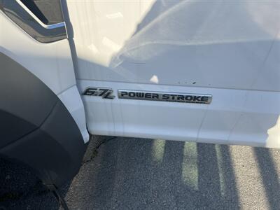2019 Ford F-550 Super Duty XL 4WD Crew Cab 179 " WB DRW 60 " CA  StakeBed 12 Ft - Photo 33 - La Puente, CA 91744
