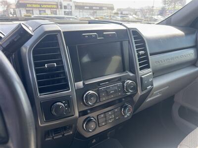 2020 Ford F-550 Super Duty XL 4WD Crew Cab 179 " WB 60 " DRW  CA  Utility 12 Ft - Photo 16 - La Puente, CA 91744