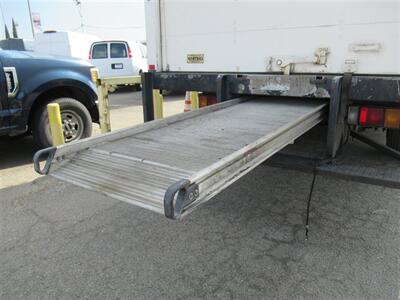 2019 Isuzu NRR Box Truck  20 Ft - Photo 8 - La Puente, CA 91744