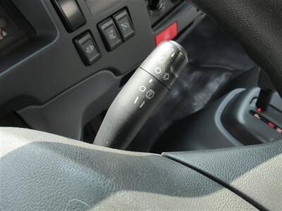 2019 Isuzu NRR Box Truck  20 Ft - Photo 21 - La Puente, CA 91744