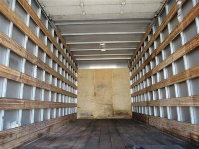 2019 Isuzu NRR Box Truck  20 Ft - Photo 10 - La Puente, CA 91744