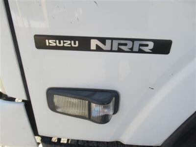 2013 Isuzu NRR Box Truck  18 Ft - Photo 26 - La Puente, CA 91744