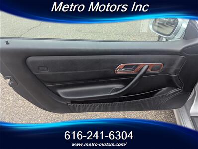 2001 Mercedes-Benz SLK SLK 320   - Photo 8 - Grand Rapids, MI 49548