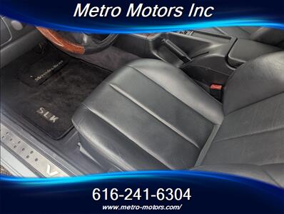 2001 Mercedes-Benz SLK SLK 320   - Photo 9 - Grand Rapids, MI 49548