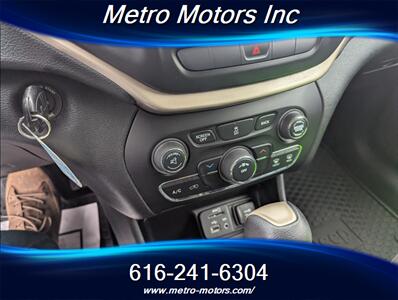 2014 Jeep Cherokee Latitude   - Photo 10 - Grand Rapids, MI 49548