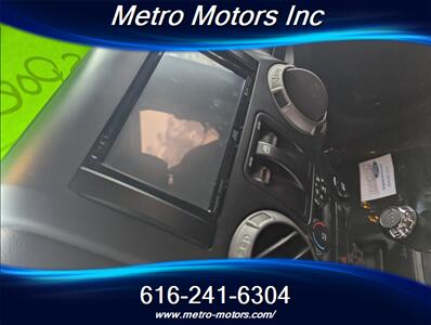 2017 Jeep Wrangler Sport   - Photo 12 - Grand Rapids, MI 49548