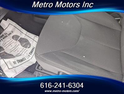 2017 Jeep Wrangler Sport   - Photo 9 - Grand Rapids, MI 49548