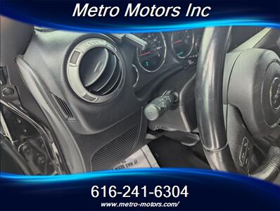 2017 Jeep Wrangler Sport   - Photo 10 - Grand Rapids, MI 49548