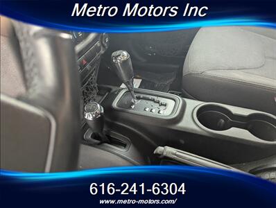 2017 Jeep Wrangler Sport   - Photo 11 - Grand Rapids, MI 49548
