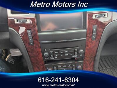 2012 Cadillac Escalade EXT Luxury   - Photo 18 - Grand Rapids, MI 49548