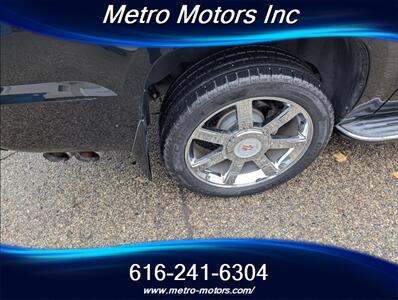 2012 Cadillac Escalade EXT Luxury   - Photo 9 - Grand Rapids, MI 49548