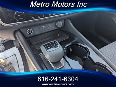 2021 Nissan Rogue SV   - Photo 14 - Grand Rapids, MI 49548