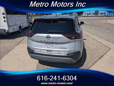 2021 Nissan Rogue SV   - Photo 8 - Grand Rapids, MI 49548