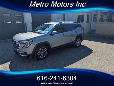 2023 GMC Terrain SLT   - Photo 2 - Grand Rapids, MI 49548