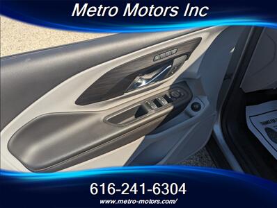 2023 GMC Terrain SLT   - Photo 15 - Grand Rapids, MI 49548