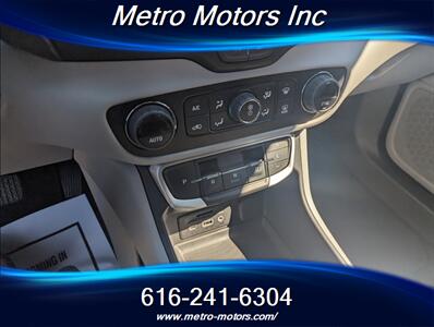2023 GMC Terrain SLT   - Photo 20 - Grand Rapids, MI 49548