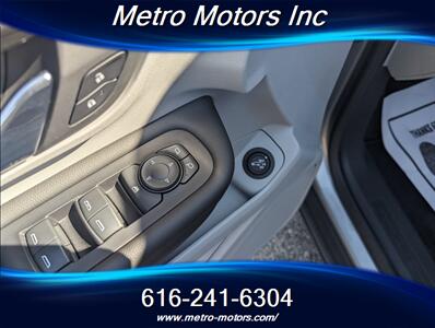 2023 GMC Terrain SLT   - Photo 16 - Grand Rapids, MI 49548