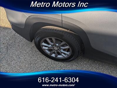 2023 GMC Terrain SLT   - Photo 13 - Grand Rapids, MI 49548