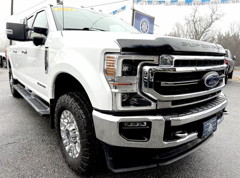 2021 Ford F-350  Crew Cab LARIAT 4X4 - Photo 1 - Finksburg, MD 21048