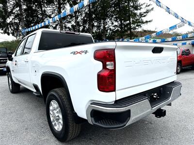 2022 Chevrolet Silverado 2500 LT  Crew Cab LT 4X4 - Photo 8 - Finksburg, MD 21048