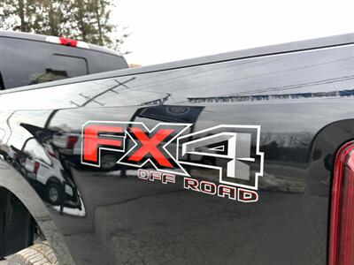 2018 Ford F-350 Crew Cab LARIAT 4X4 - Photo 25 - Finksburg, MD 21048
