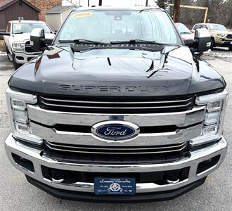 2018 Ford F-350 Crew Cab LARIAT 4X4 - Photo 6 - Finksburg, MD 21048