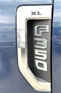 2017 Ford F-350 XL  Reg Cab XL 4X4 DRW - Photo 26 - Finksburg, MD 21048