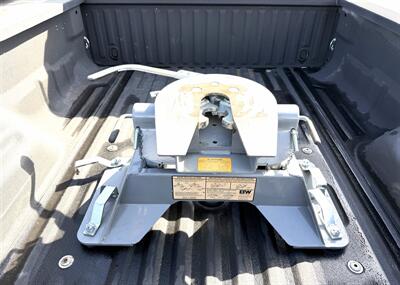 2016 Ford F-450  Crew Cab PLATINUM  4X4 DRW - Photo 10 - Finksburg, MD 21048