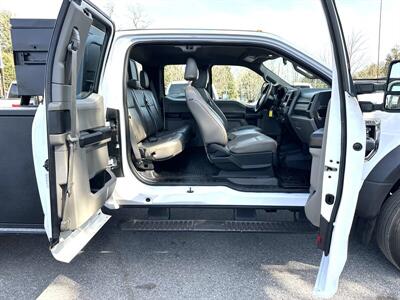 2019 Ford F-550 XL  Ext Cab Flat Bed XL DRW 4X4 - Photo 15 - Finksburg, MD 21048