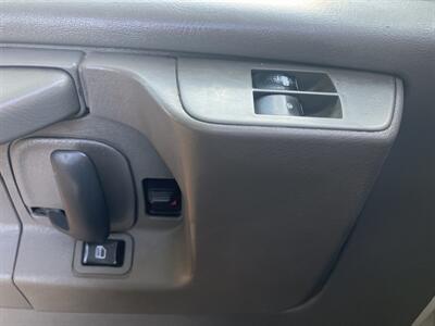 2015 GMC Savana 3500 - Photo 8 - North Easton, MA 02356