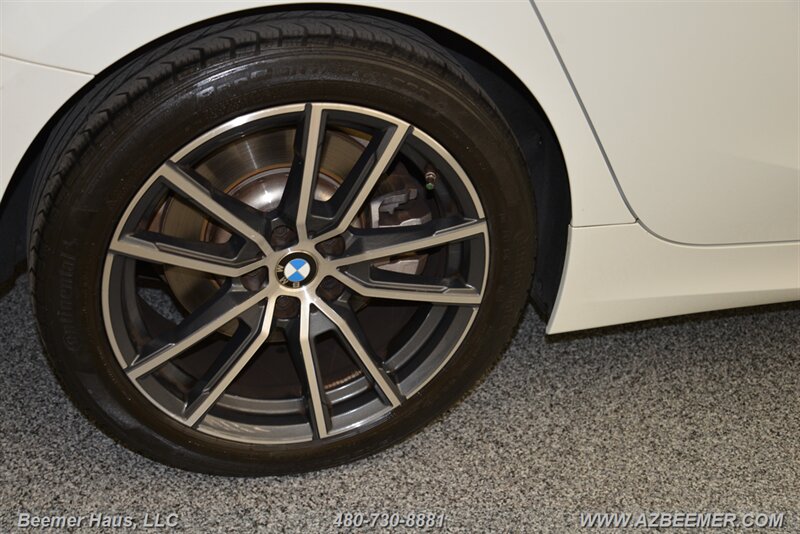 2021 BMW 3-Series 330i photo